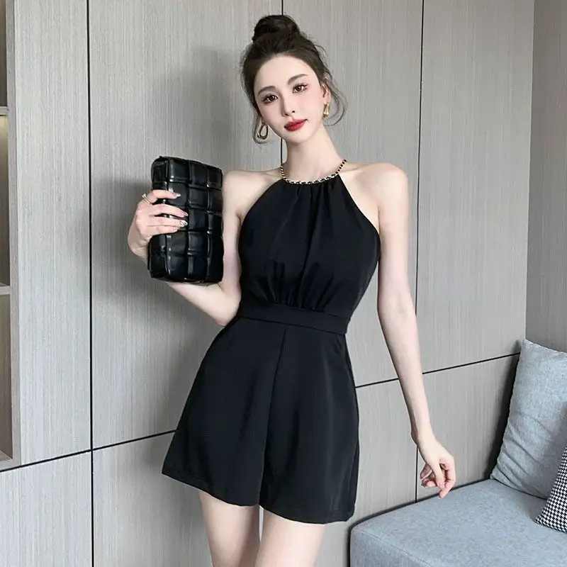 Cool White Woman Shorts Office - Summer Clothing Trends 2025 recension och pris