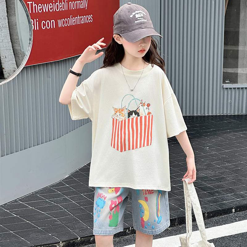 Teenage Girls Summer Top and B - Summer Clothing Drawing recension och pris