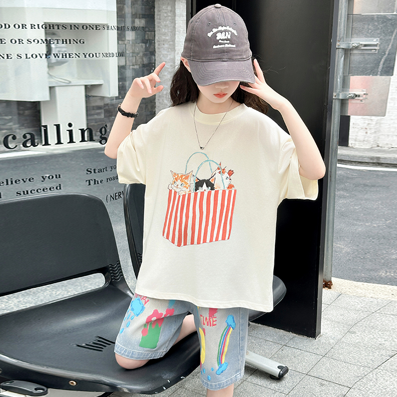 Teenage Girls Summer Top and B - Summer Clothing Drawing recension och pris