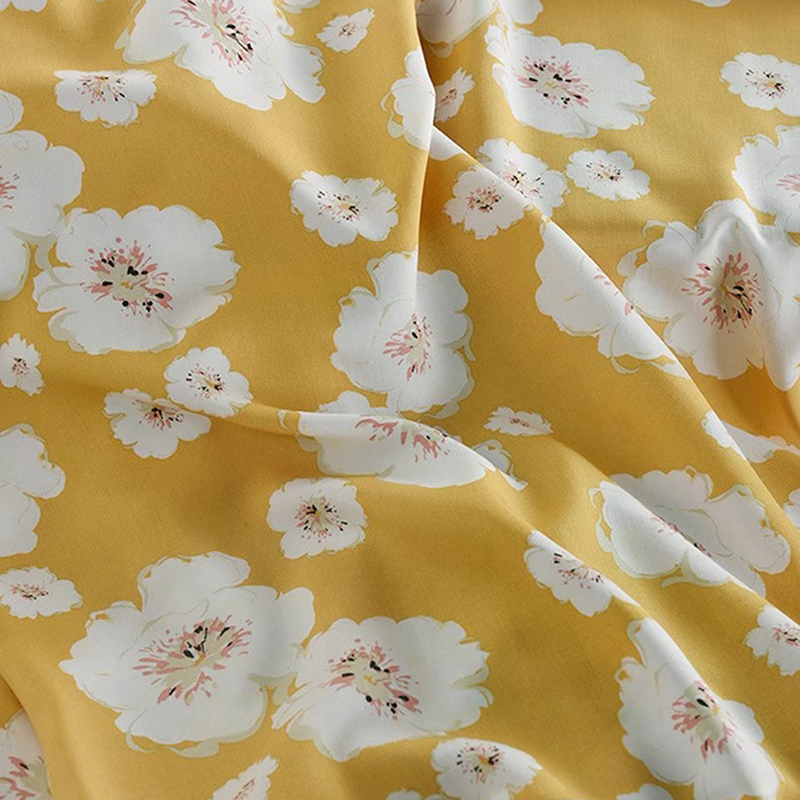 White Floral Printed on Lovely - Soft Summer Yellow Clothing recension och pris